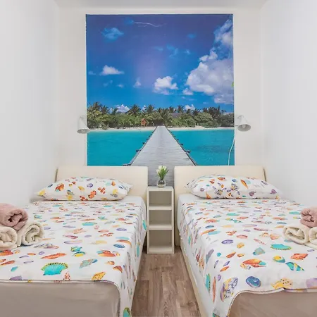 Beachfront Mihovil With Direct Access فيلة *