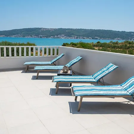 فيلة Beachfront Mihovil With Direct Access