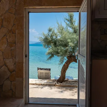 Beachfront Mihovil With Direct Access * Kaštel Štafilić