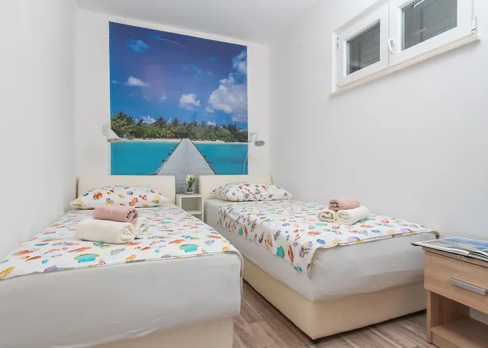 Beachfront Mihovil With Direct Access Kaštel Štafilić