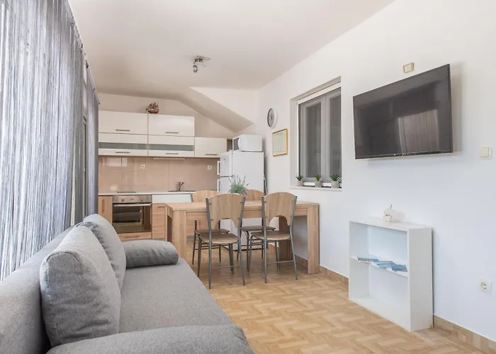 Beachfront Mihovil With Direct Access Kaštel Štafilić
