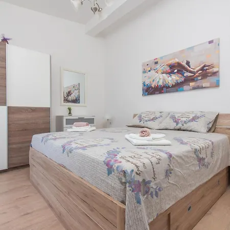 Villa Beachfront Mihovil With Direct Access Kaštel Štafilić