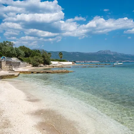 Villa Beachfront Mihovil With Direct Access Kaštel Štafilić